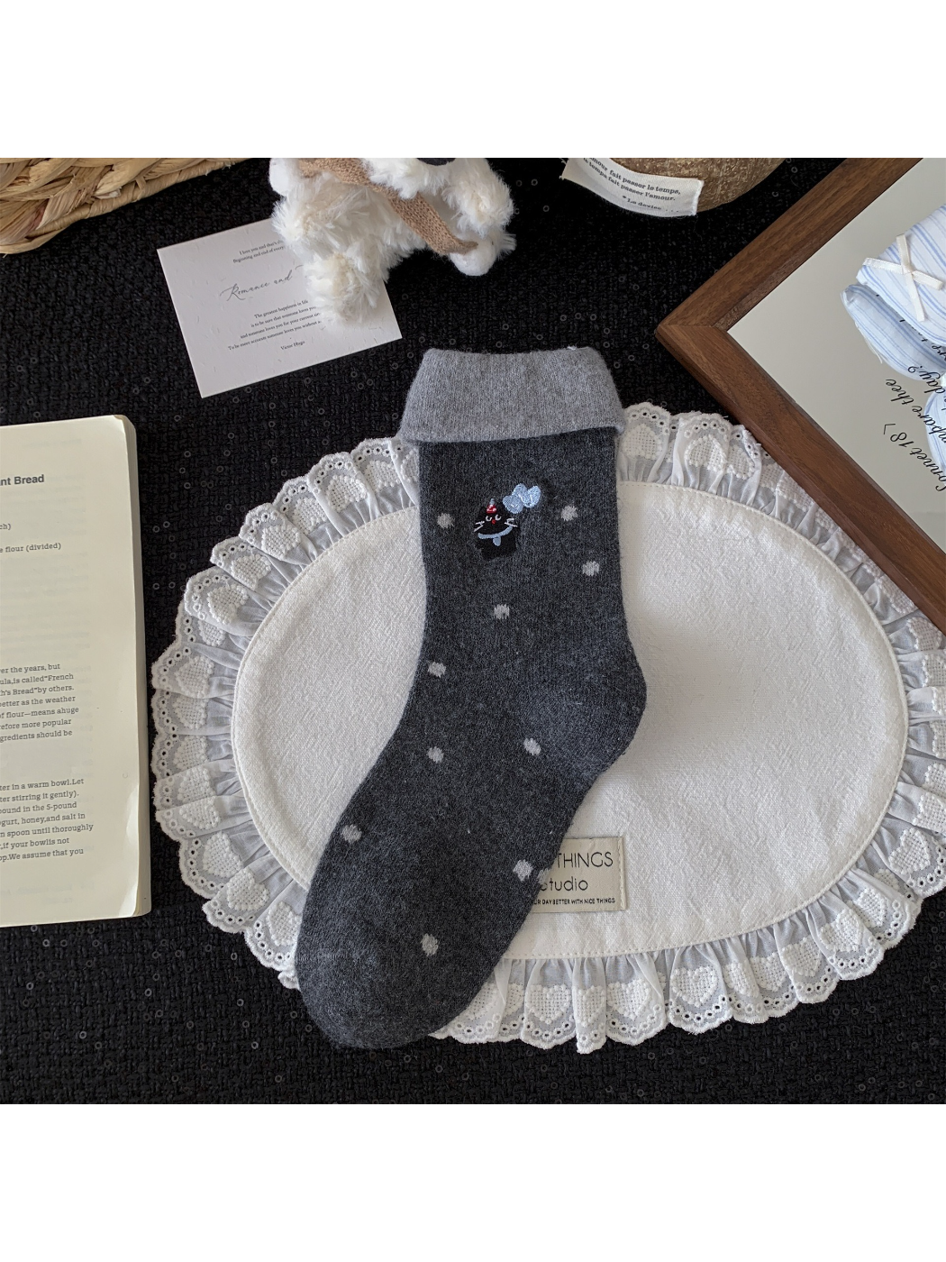 Rufia - Cute Cat Embroidered Crew Socks