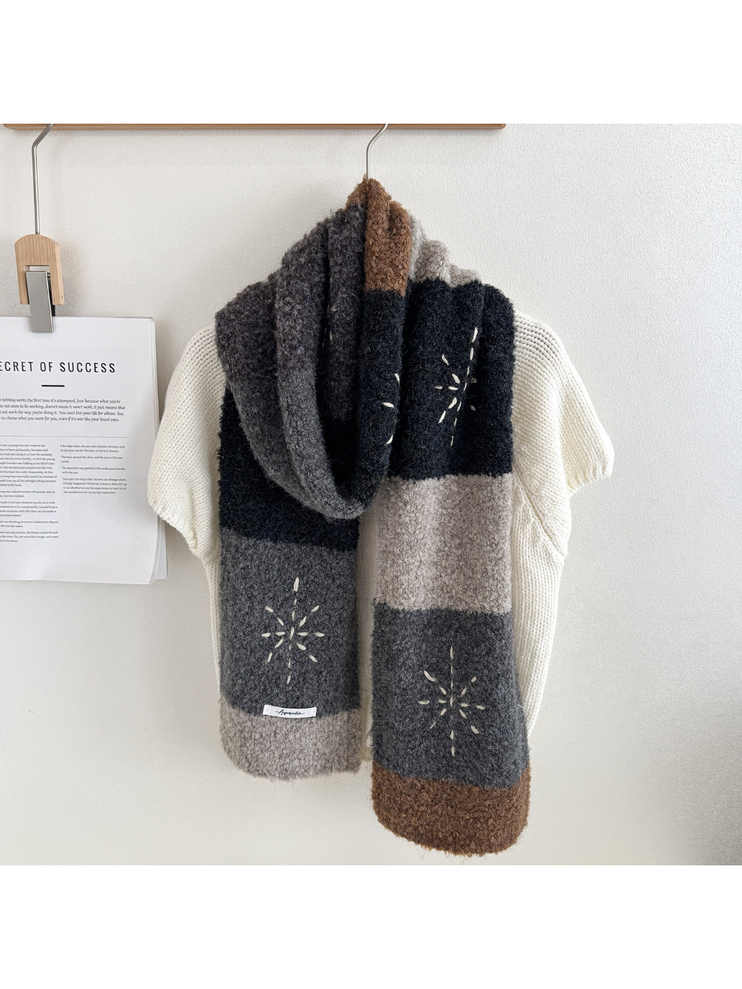 Scarvii - Starburst Color Block Knit Scarf