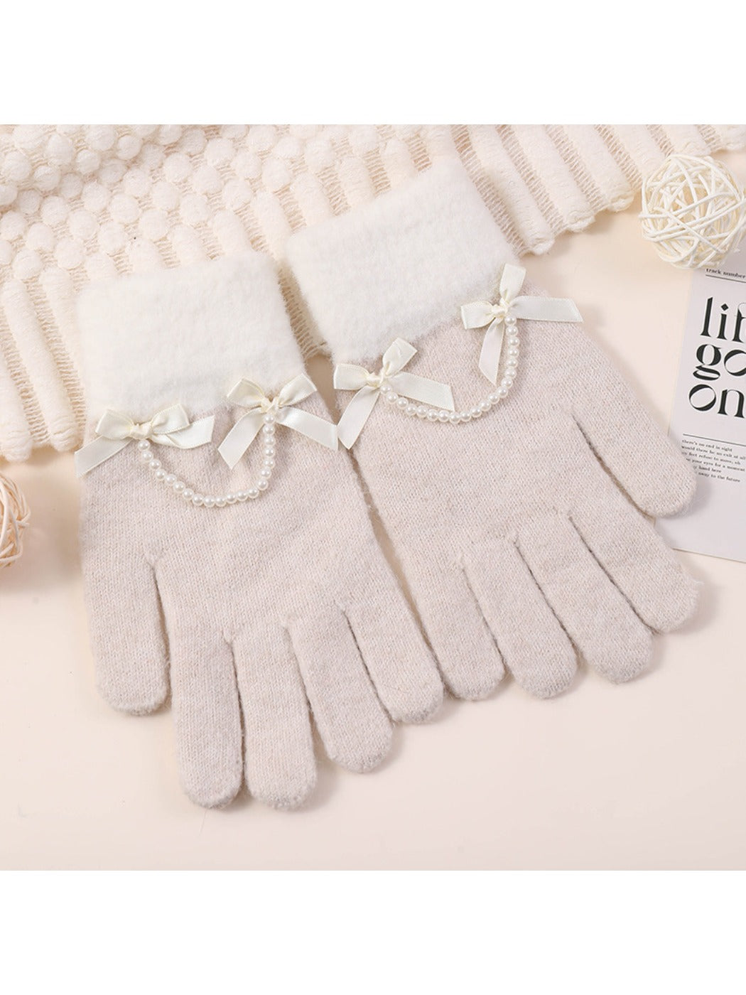 Gloving – Cute Knit Winter Gloves with Bow Detail