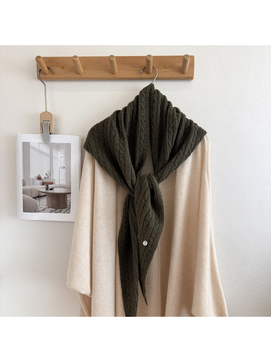 Scarvii - Raised Cable-Knit Triangle Scarf