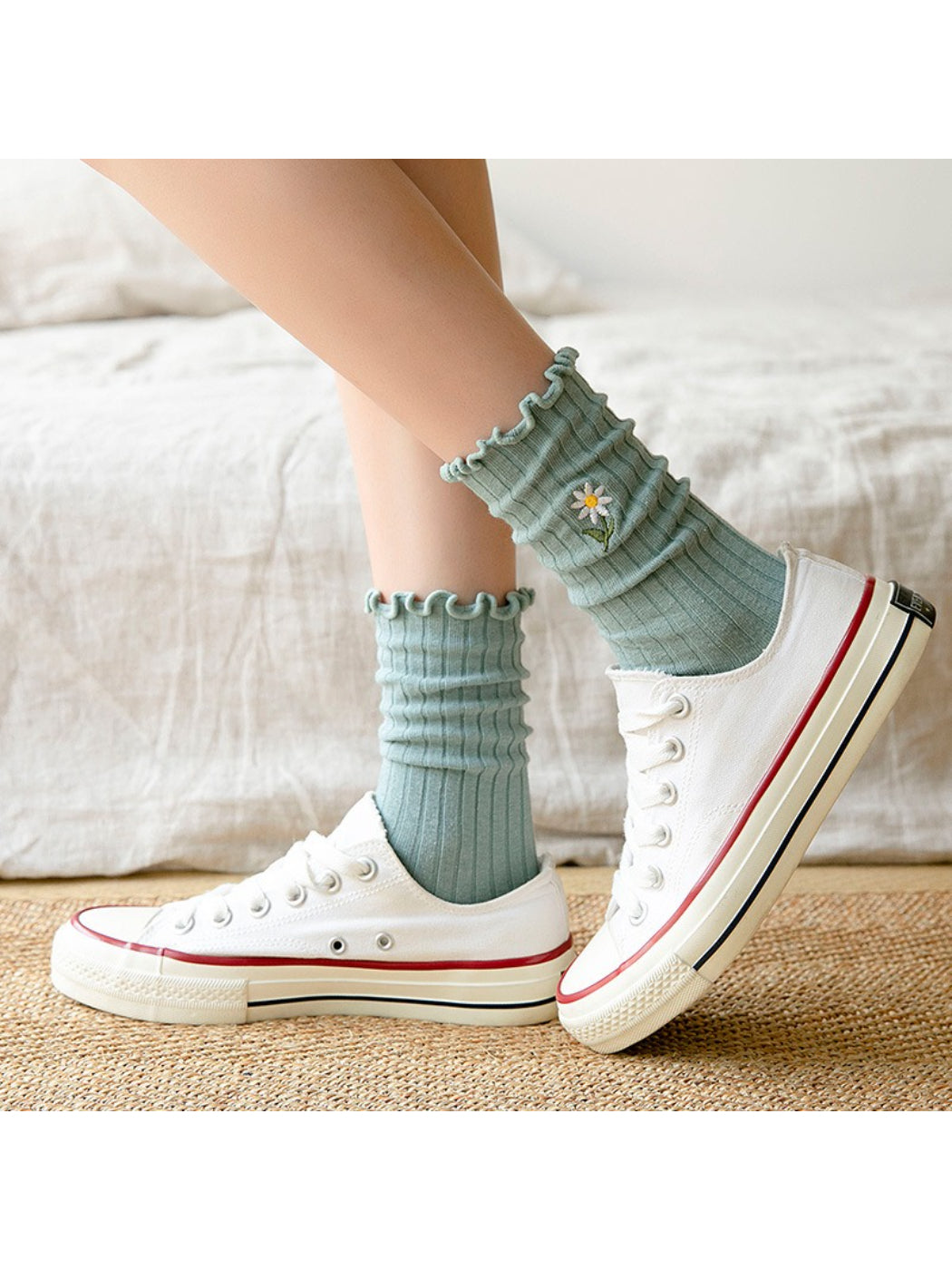 Rufia - Floral Accent Ribbed Crew Socks product image 3