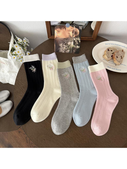 Rufia - Bouquet Embroidered Casual Crew Socks
