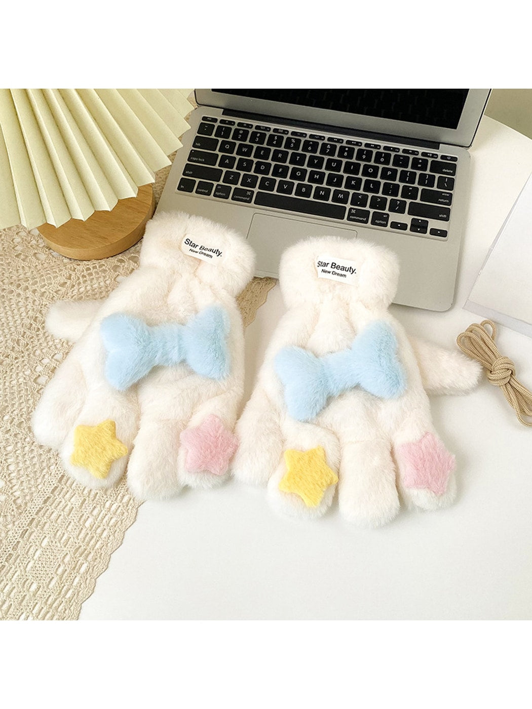 Gloving - Bow and Star Accent Plush Winter Gloves