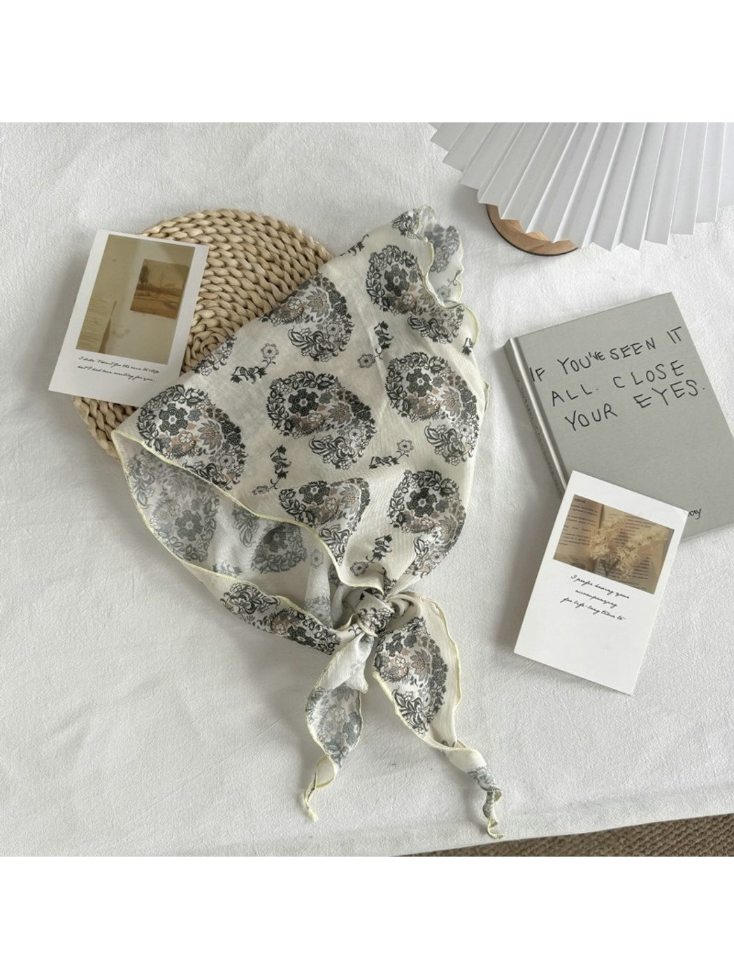 Scarvii - Elegant Classic Printed Triangle Scarf