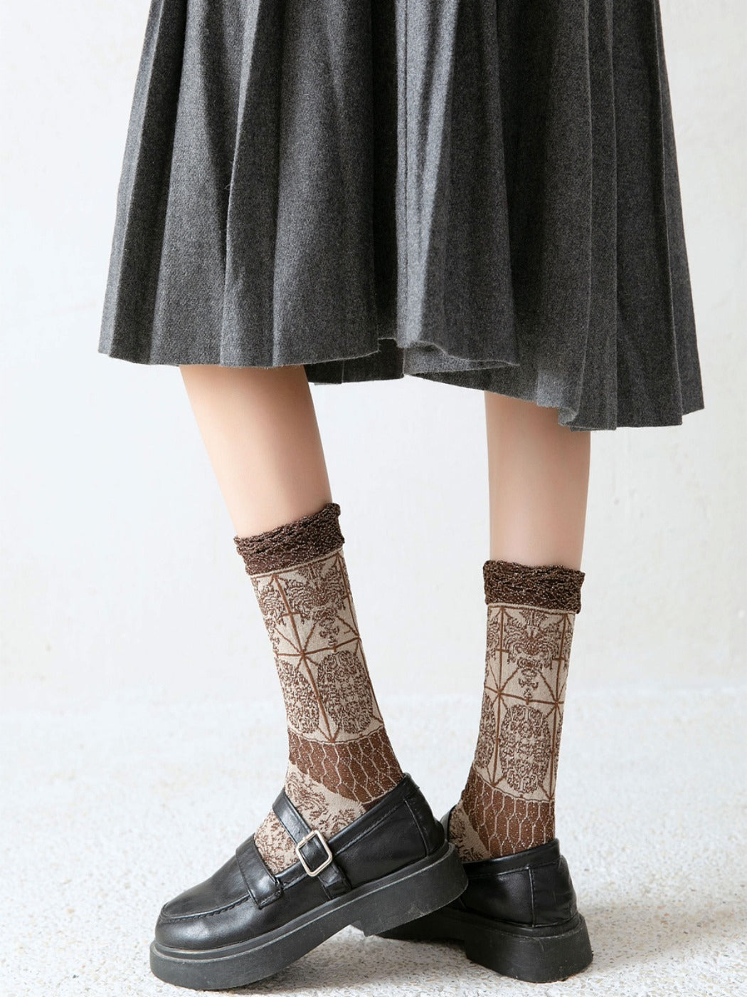 Rufia - Royal Style Crochet Mid-Calf Socks – Retro & Elegant