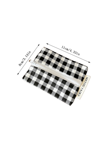 Checks makeup bag with 11 cm width and 8 cm height annotations