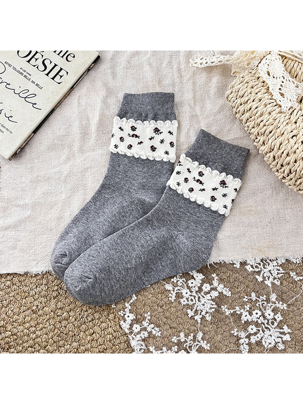 Rufia - Ditsy Floral Contrast Casual Crew Socks