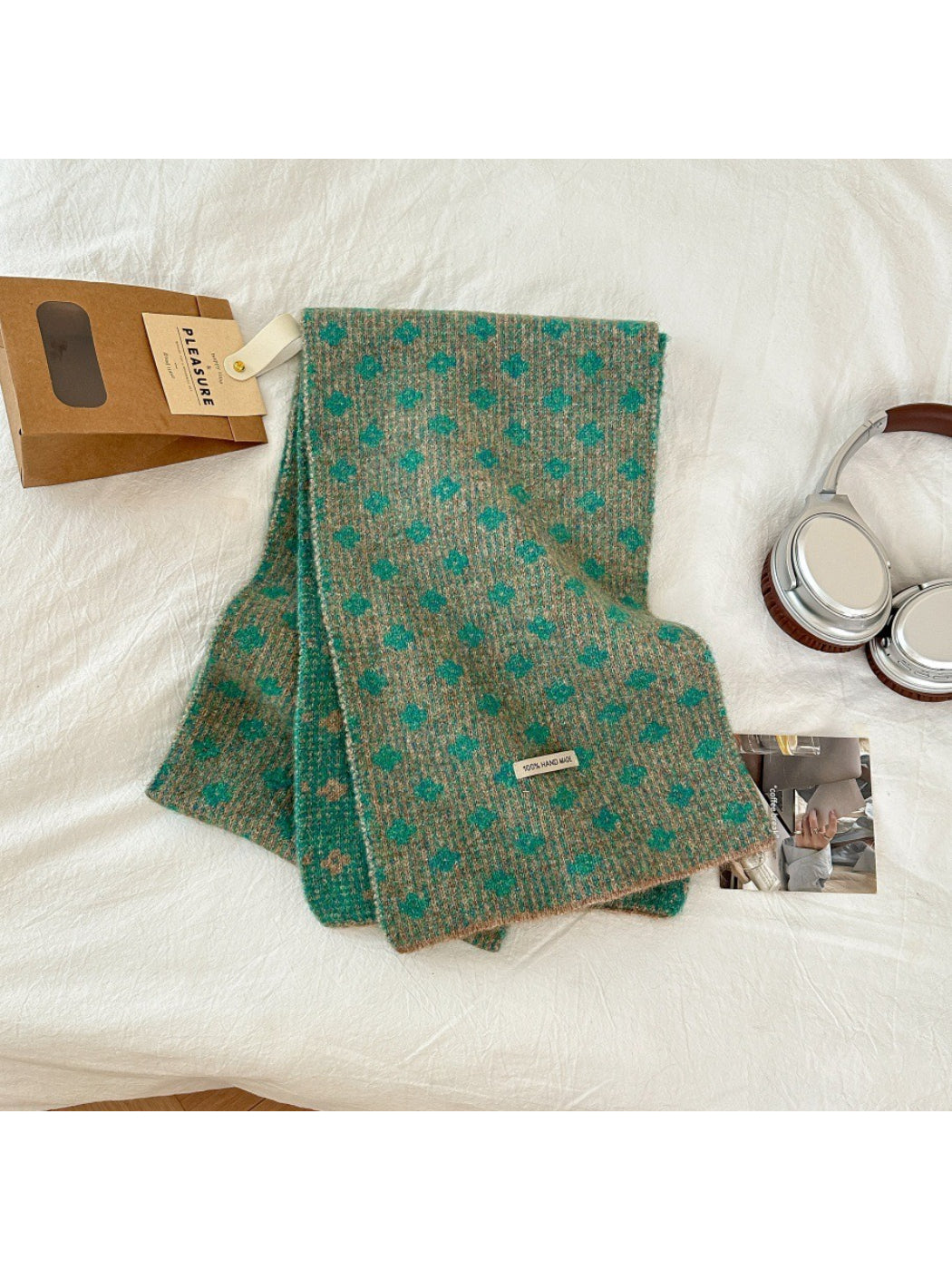 Scarvii – Cozy Tiny Flower Knit Scarf
