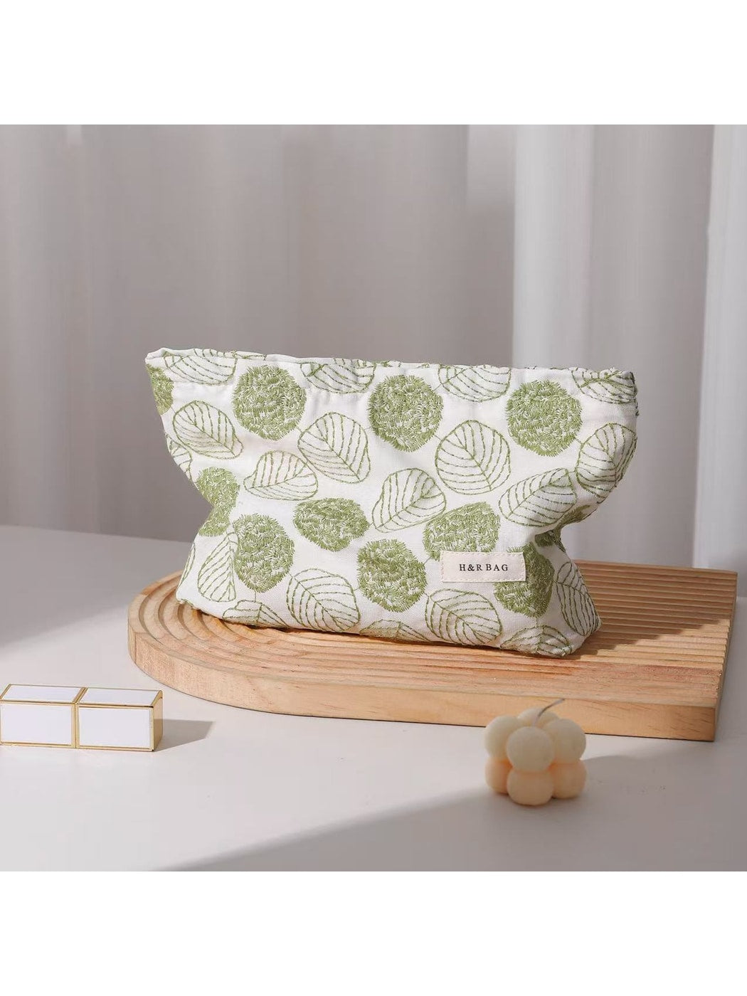 Cosbai - Leaf Print Handheld Organizer Bag