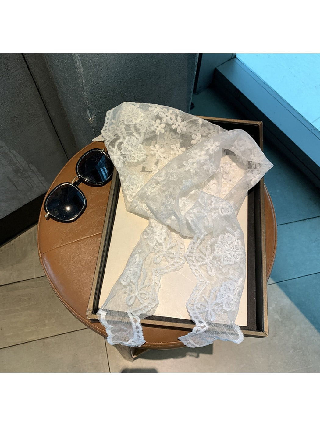 Scarvii - Elegant White Lace Triangle Bandana Scarf