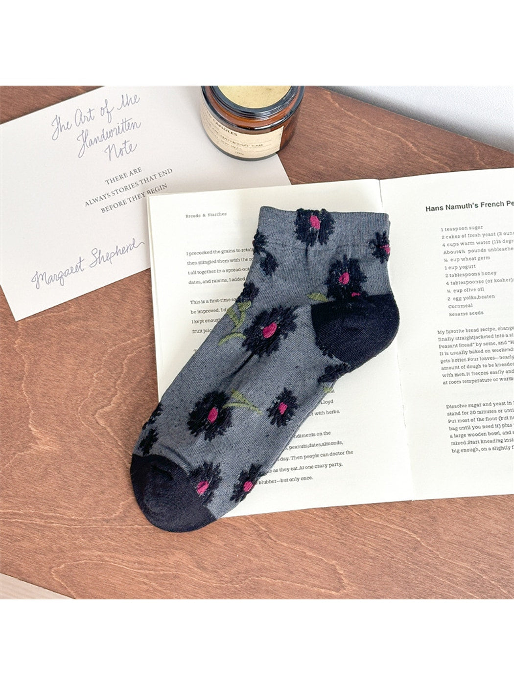 Rufia - Muted Floral Embroidered Ankle Socks