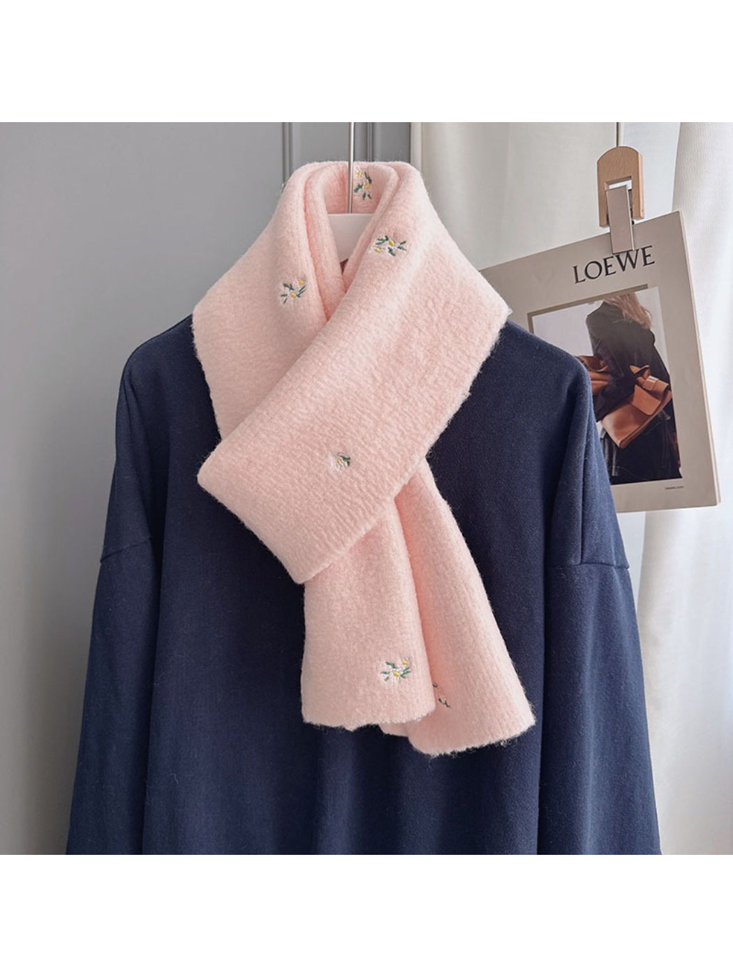 Scarvii - Soft Floral Detail Knit Scarf