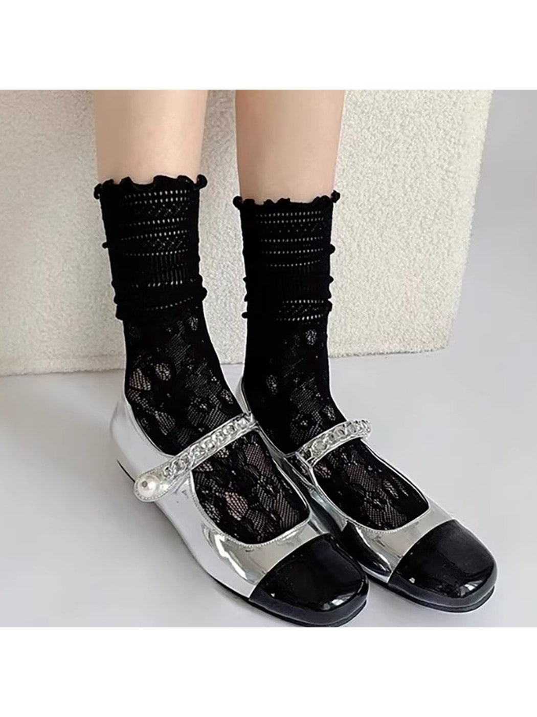 Rufia - Ruffle Cuff Solid Color Lace Crew Socks