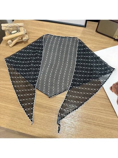 Scarvii - Printed Chain Pattern Triangle Bandana