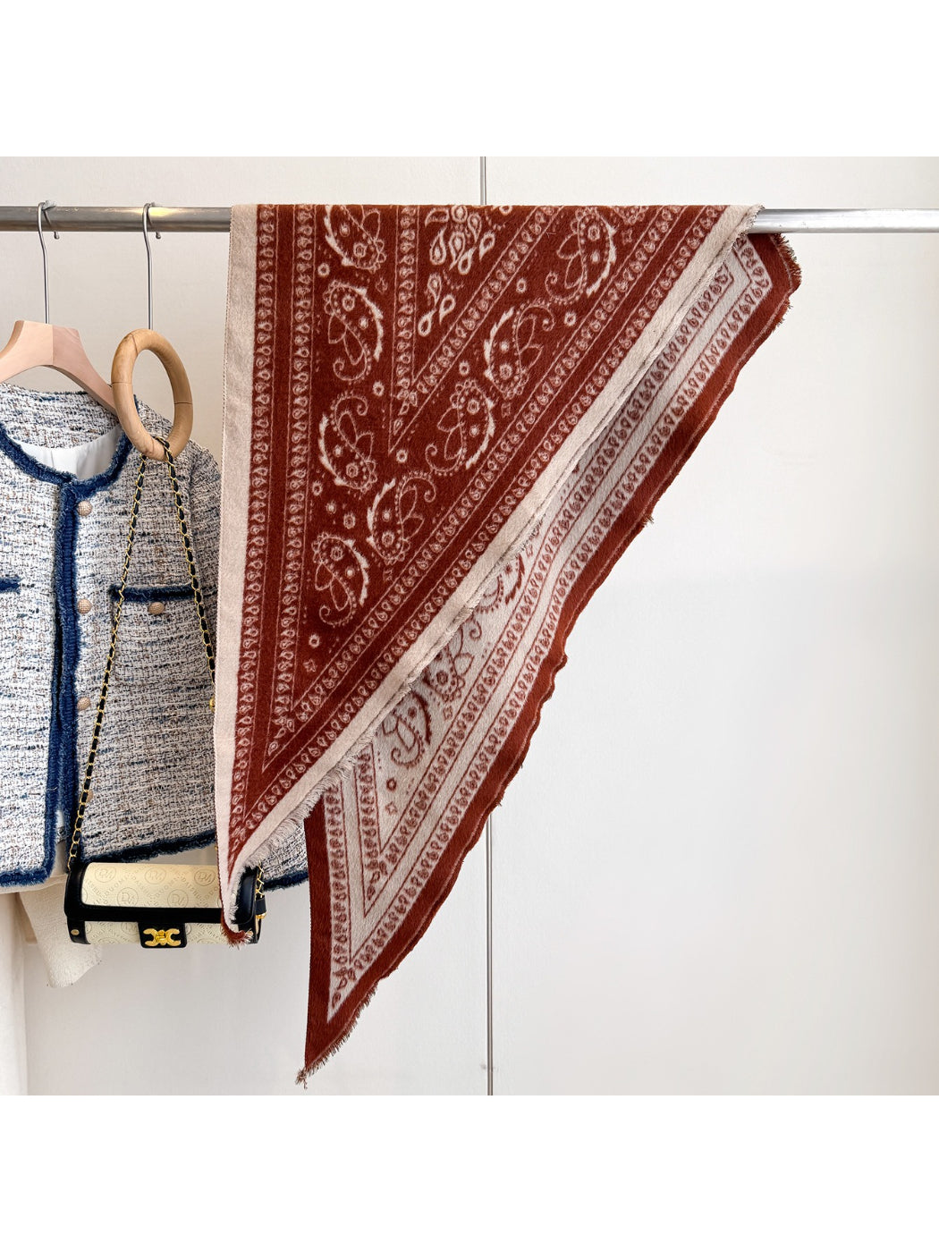 Scarvii - Vintage Paisley Triangle Shawl