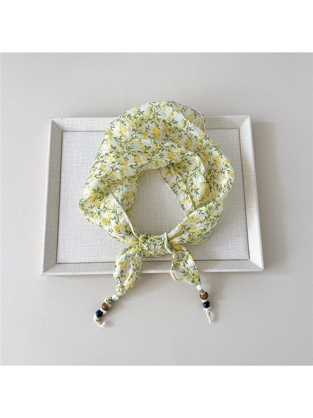 Scarvii - Retro Prin Bead Tip Triangular Scarf