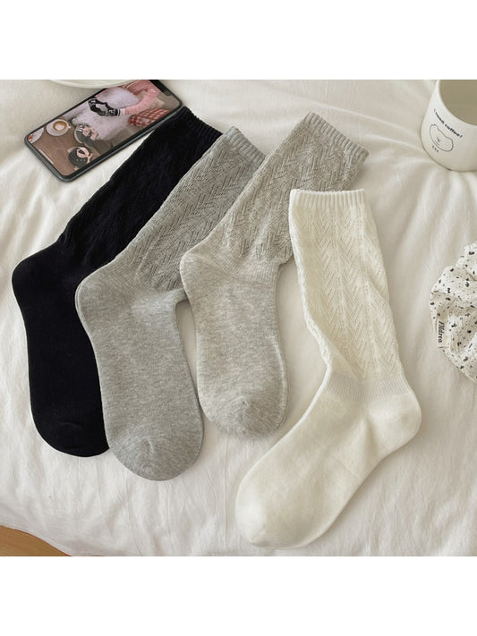 Rufia - Minimalist Chevron Textured Socks