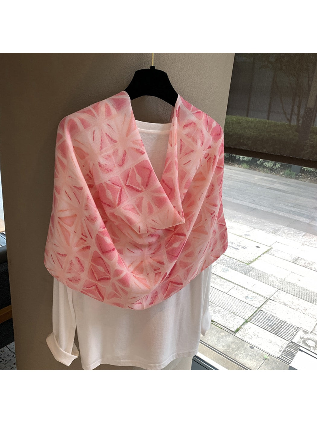 Scarvii - Geometric Print Shawl Scarf