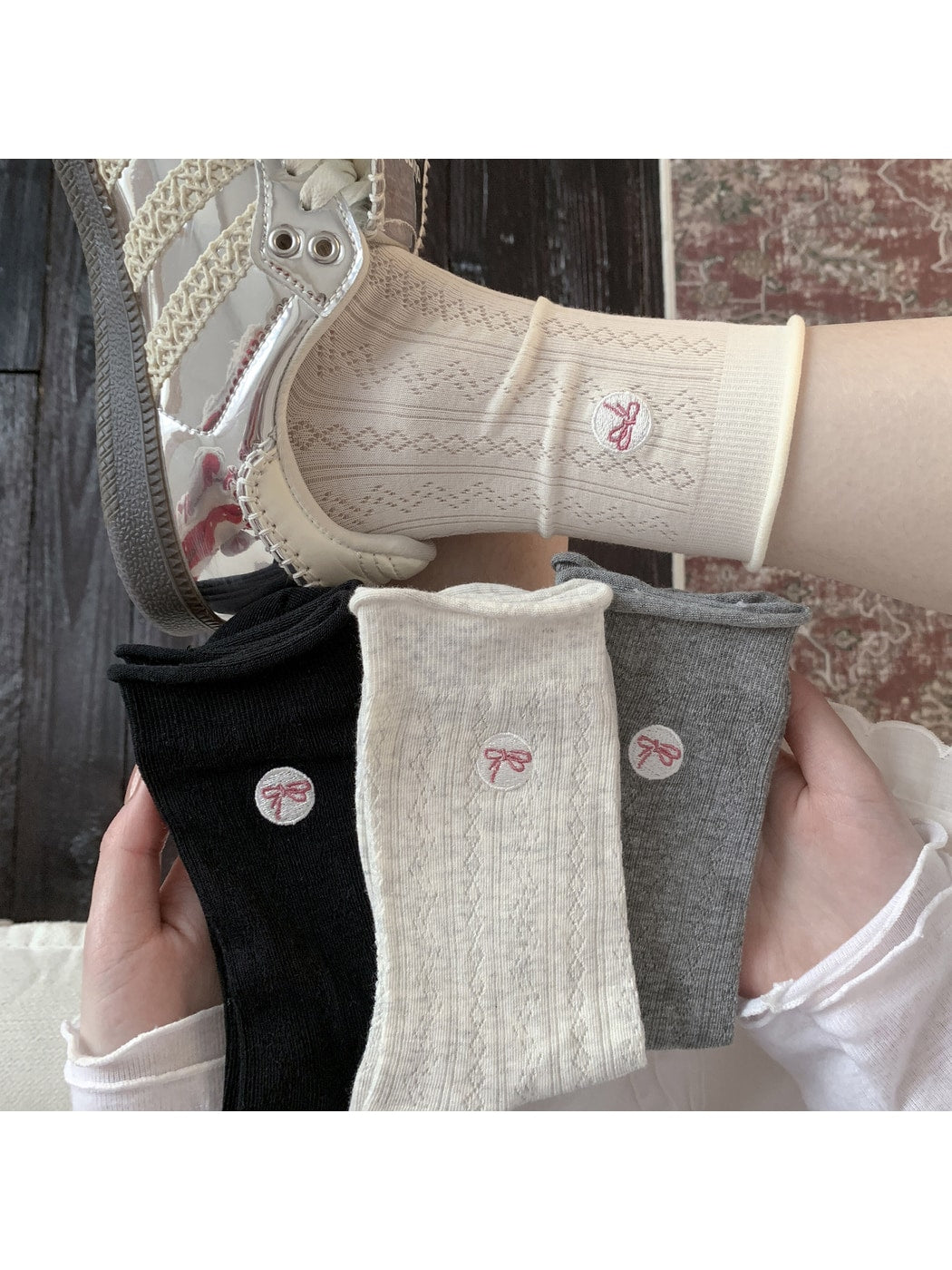 Rufia - Bow Embroidery Textured Pattern Crew Socks