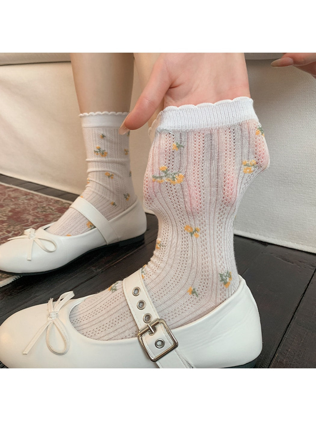 Rufia - Sweet Floral Ruffle Trim Crew Socks