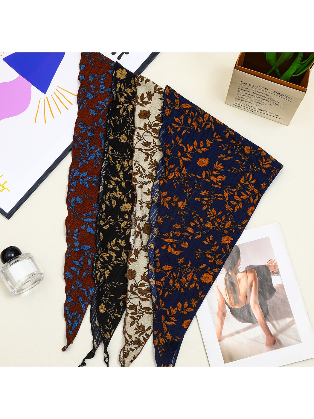 Scarvii - Vintage Fall Botanical Triangle Bandana