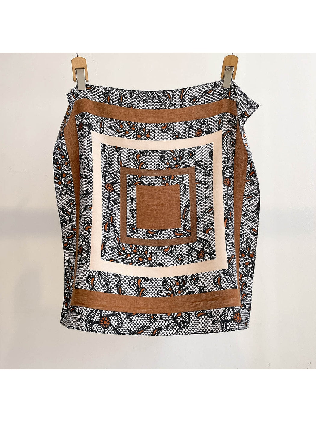 Scarvii - Geometric Concentric Print Square Scarf