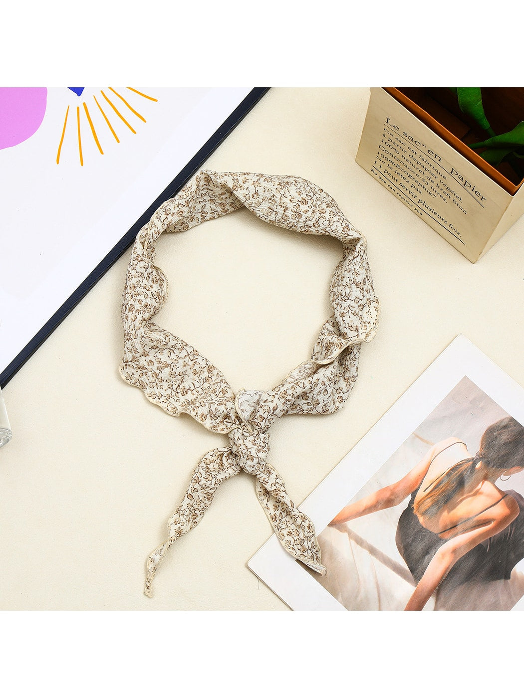 Scarvii - Chic Ditsy Floral Print Triangle Bandana