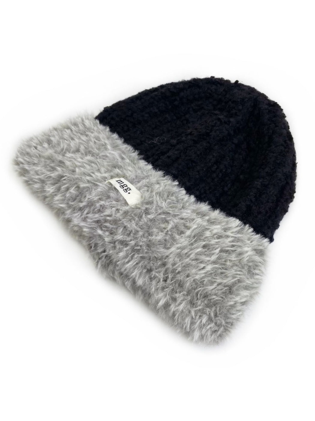 Haila – Fuzzy Contrast Trim Beanie