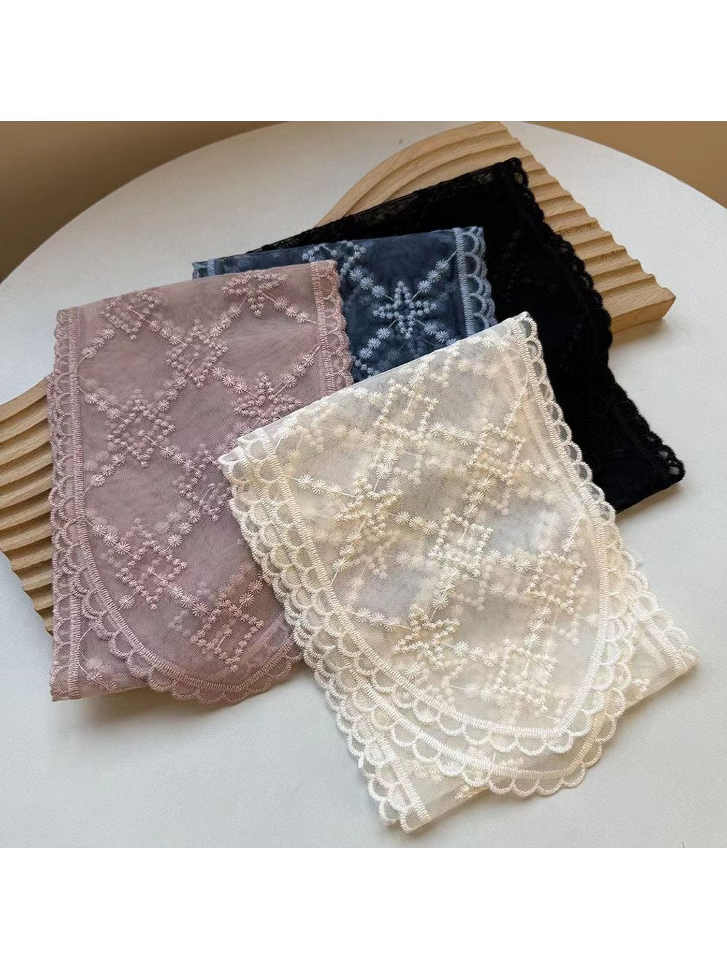 Scarvii - Scalloped Edges Star Pattern Lace Scarf