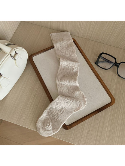 Rufia - Simple Style Solid Color Ribbed Knee High Socks