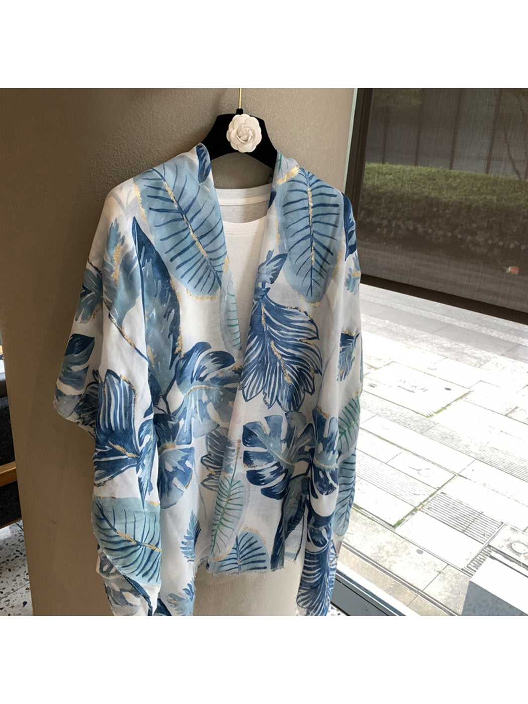 Scarvii - Leaf Print Fashion Shawl Scarf