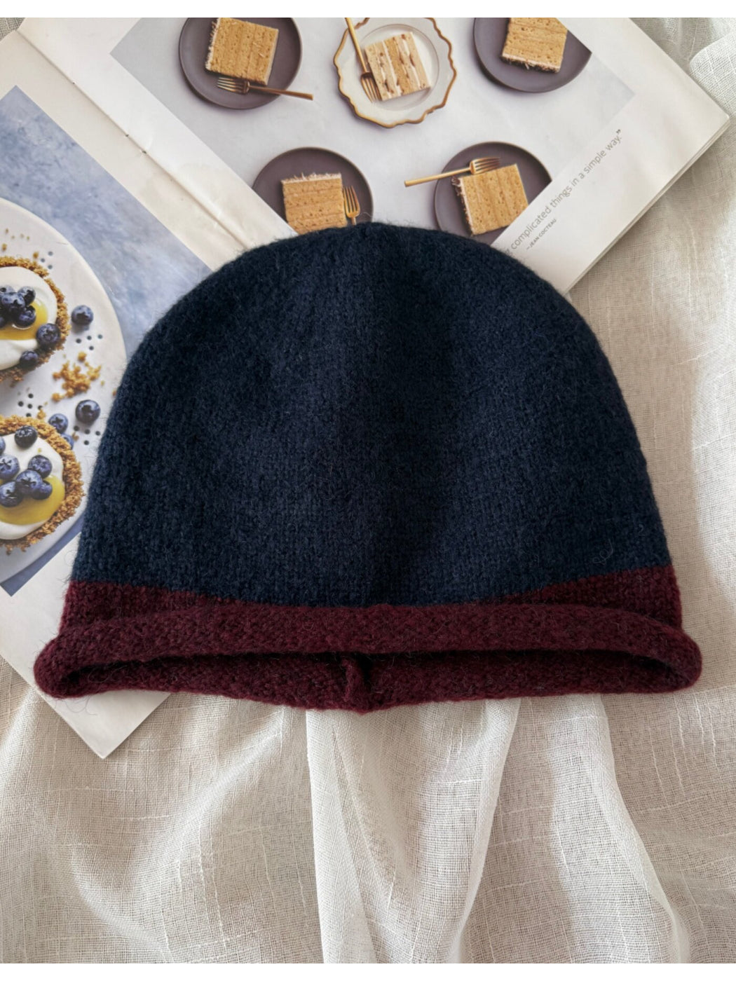 Haila - Contrast Trim Rolled Edge Knit Beanie