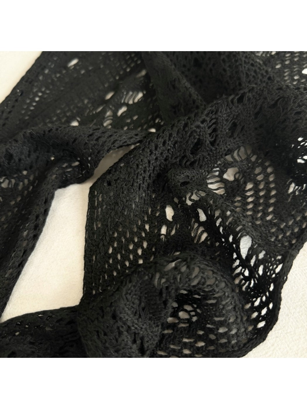 Scarvii - Casual Openwork Knit Triangle Bandana