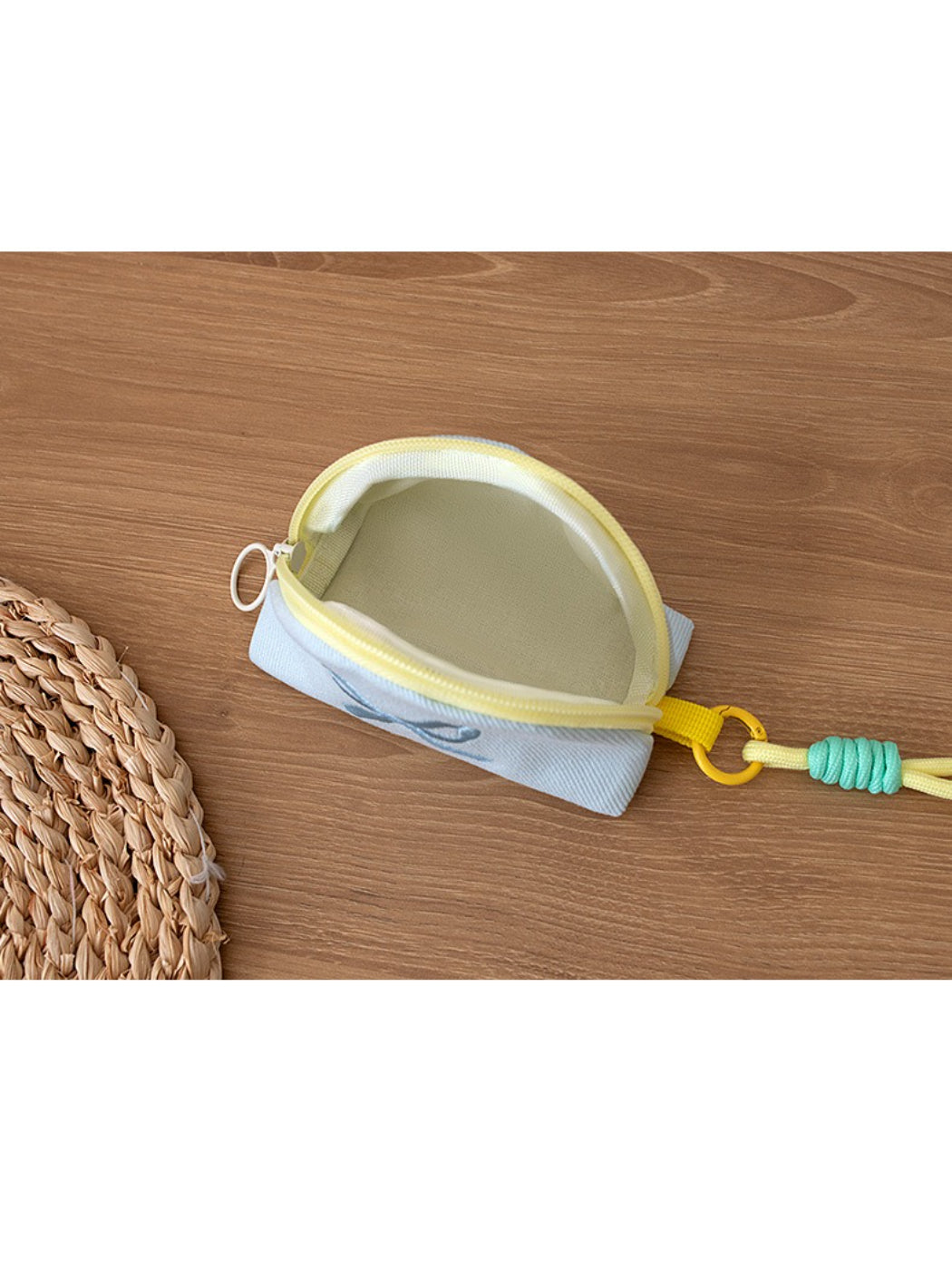 Cosbai - Pastel Bow Half-Moon Coin Pouch