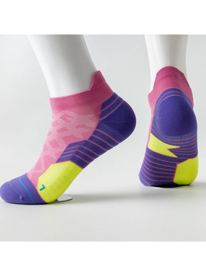 Model wearing Rufia Colour Pop low cut sport socks with sneakers