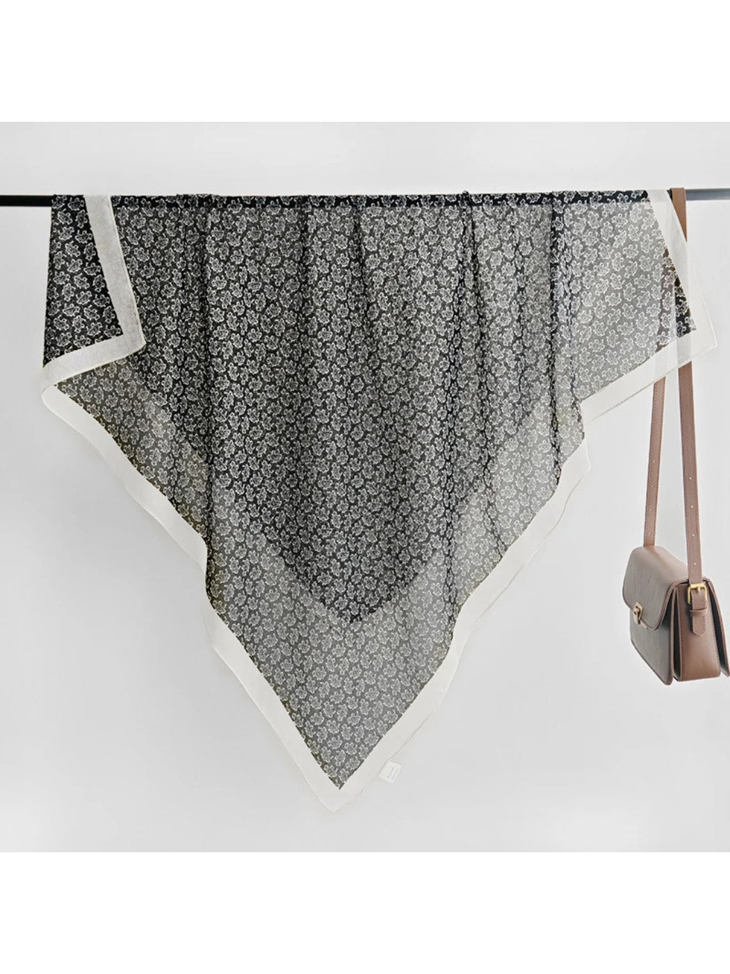 Scarvii - Paisley Contrast Border Scarf