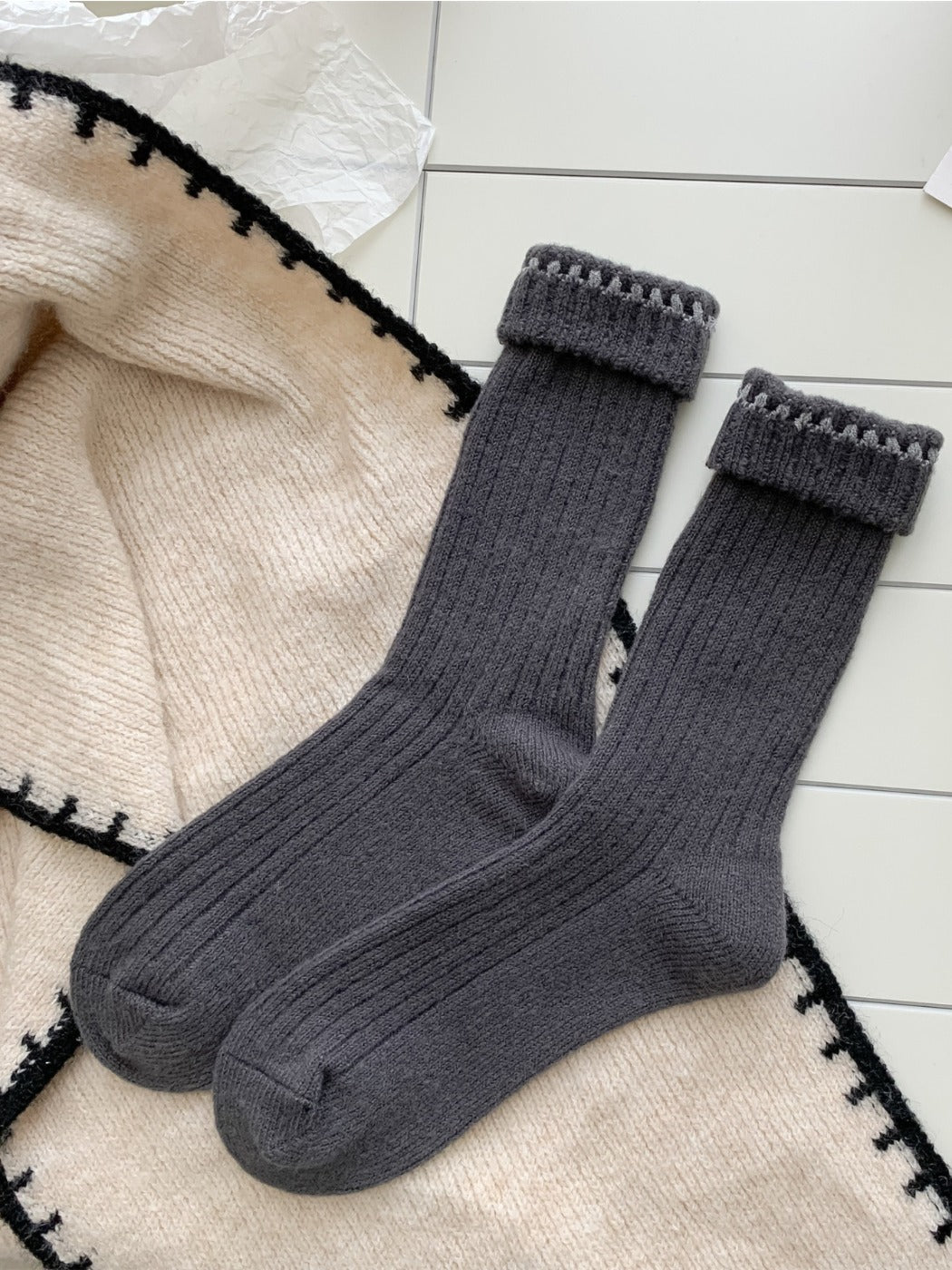 Rufia – Cozy Thick Mid-Calf Socks with Contrast Trim