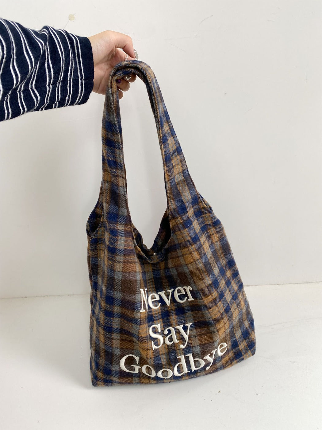 Cosbai – Plaid Embroidered Shoulder Tote