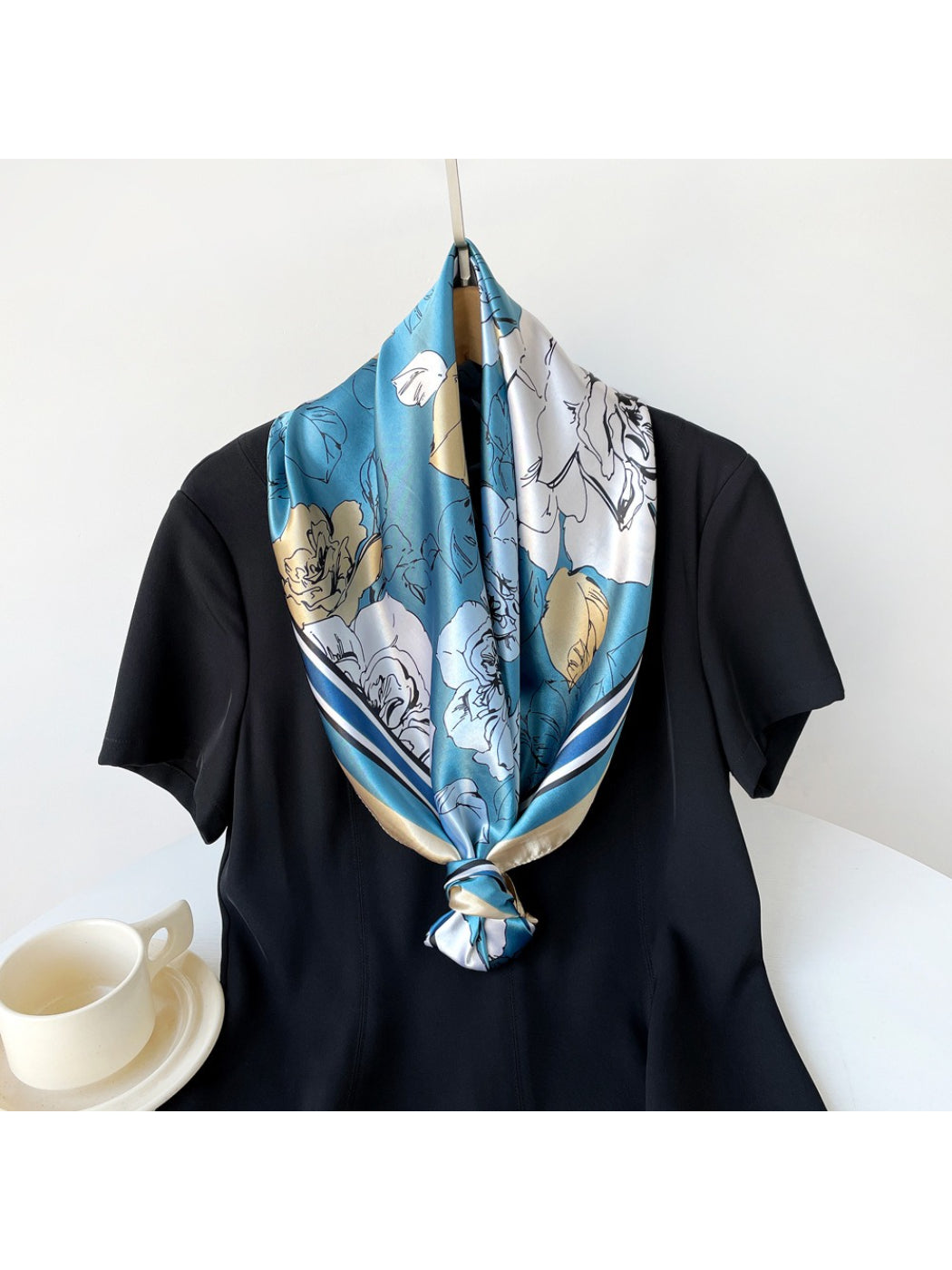Scarvii - Retro Bloom Color Block Square Scarf