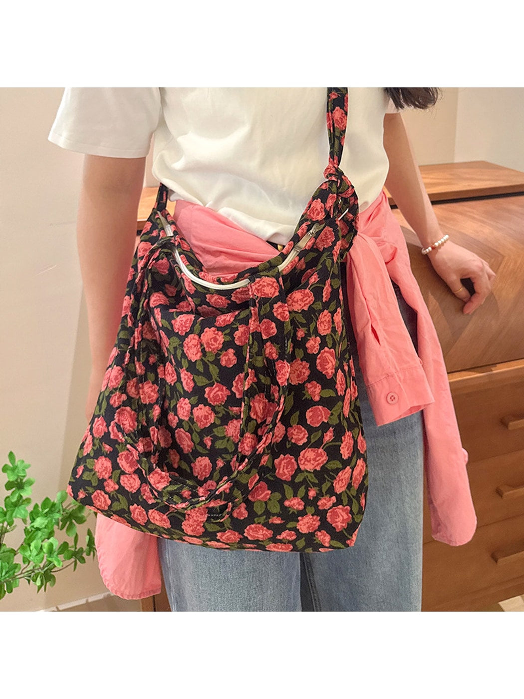 Cosbai - Rose Theme Casual Zipper Crossbody Bag
