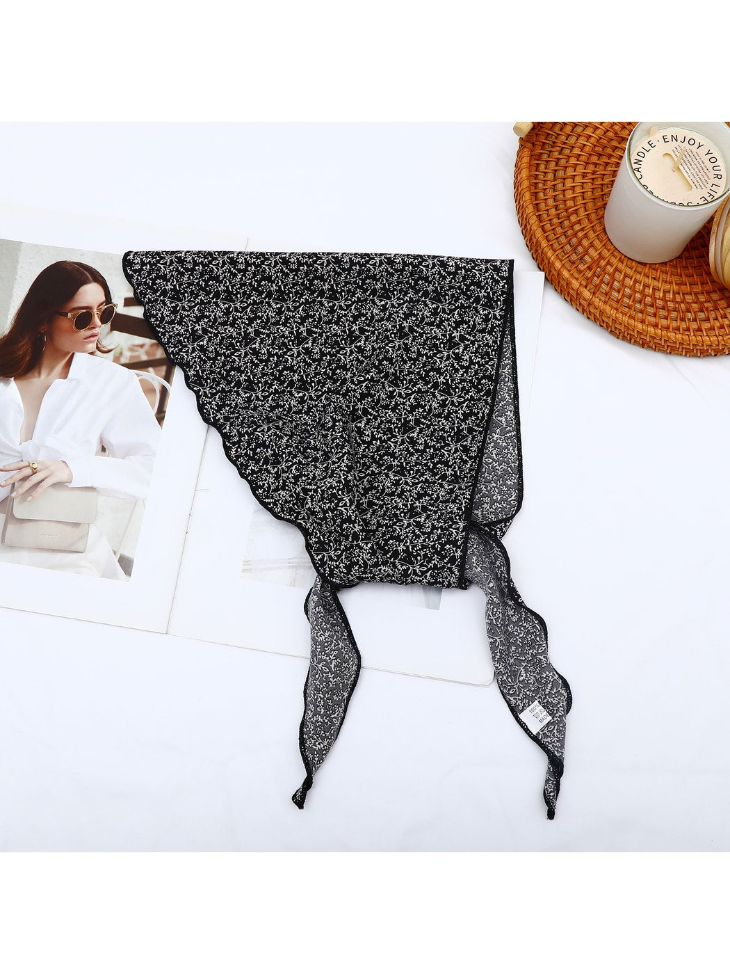 Scarvii - Print Scalloped Edge Triangle Bandana