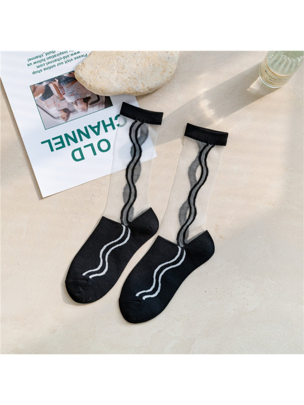 Rufia - Sheer Heart Flower Crew Socks product image 2