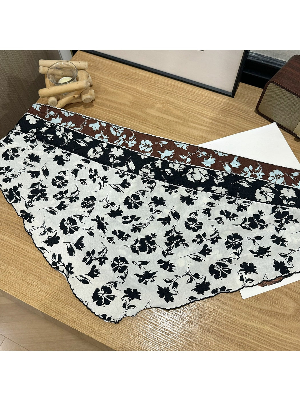 Scarvii - Women's Floral Printed Triangle Bandana