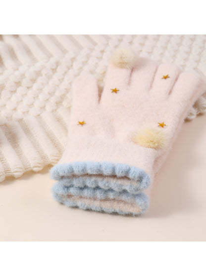 Gloving – Plush Star Accent Winter Gloves
