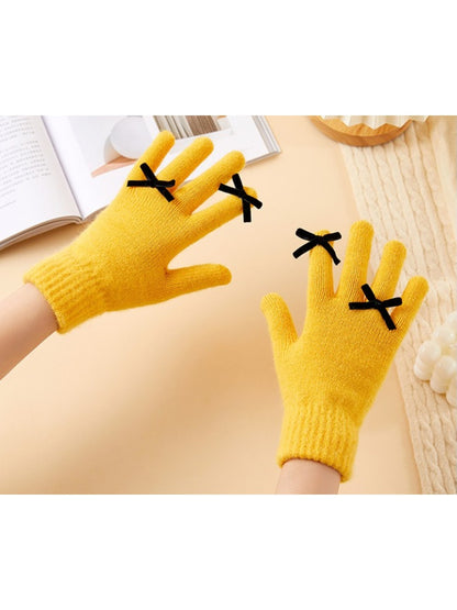 Gloving – Solid Color Gloves with Bow Accent