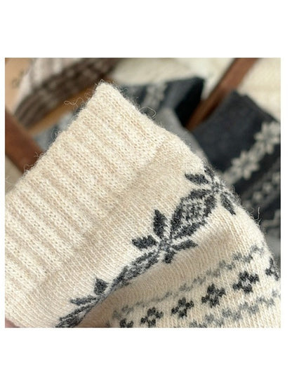 Rufia - Nordic Snowflake Pattern Crew Socks