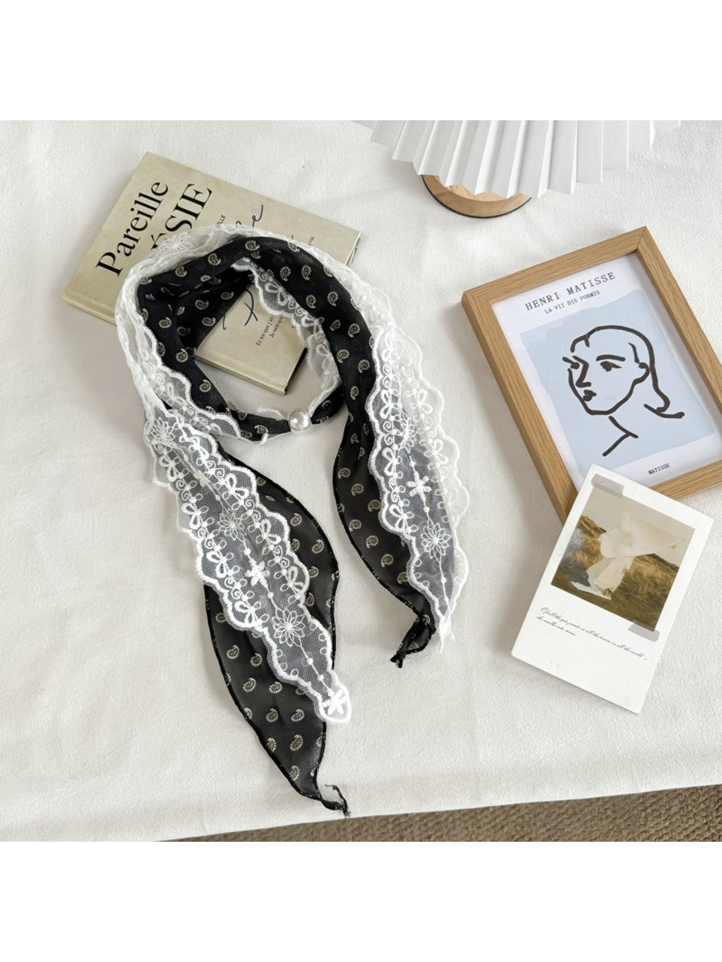 Scarvii - Gentle Paisley Lace Narrow Scarf