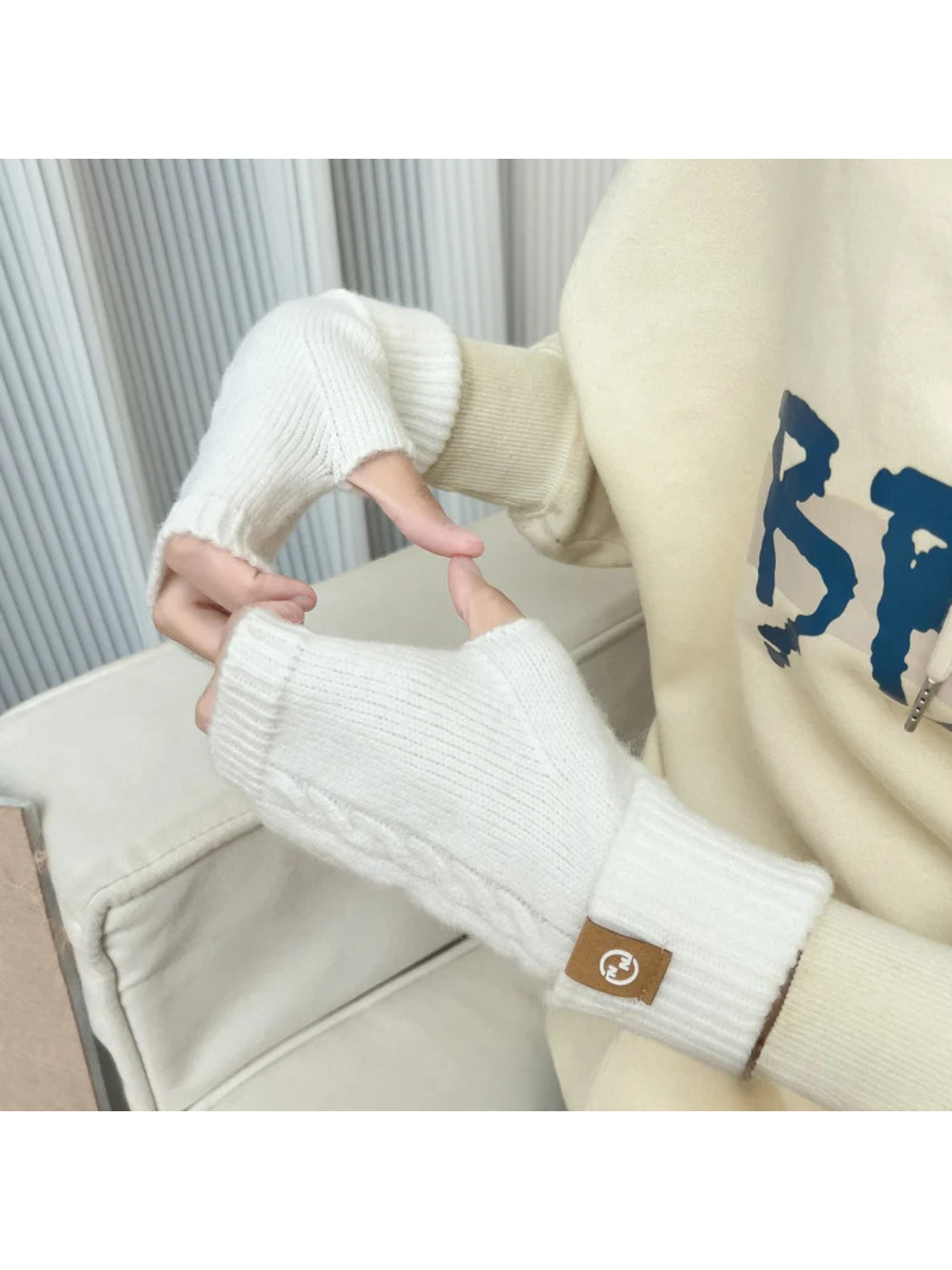 Gloving - Cable Knit Fingerless Gloves
