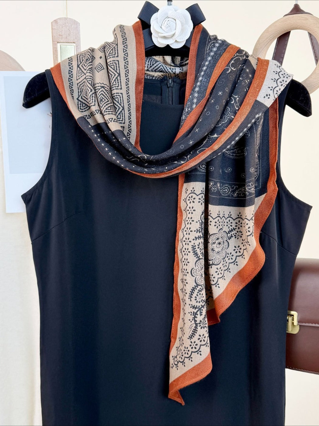 Scarvii - Navy Blue Boho Floral Printed Scarf