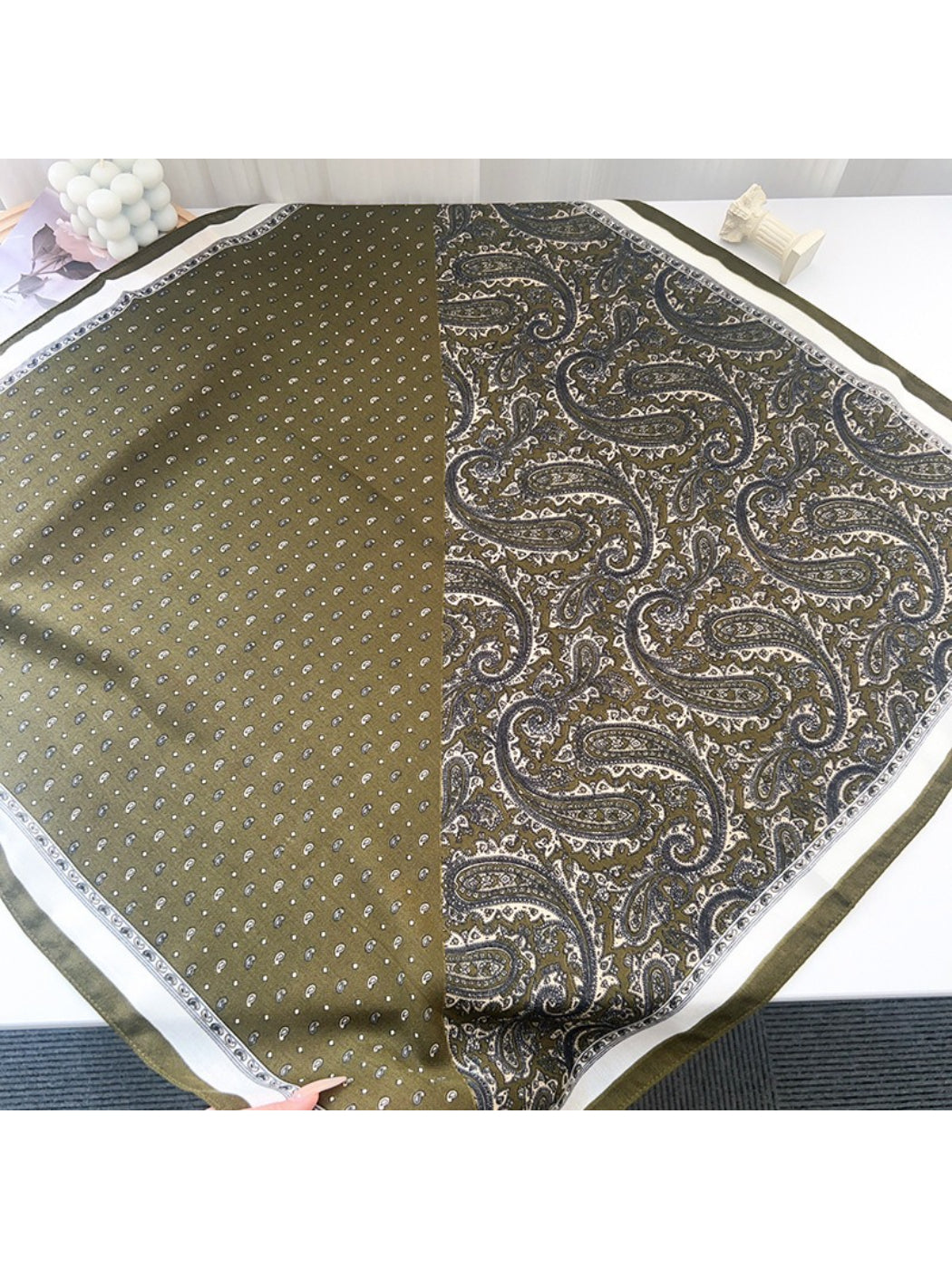 Scarvii - Two-Tone Paisley Print Square Scarf
